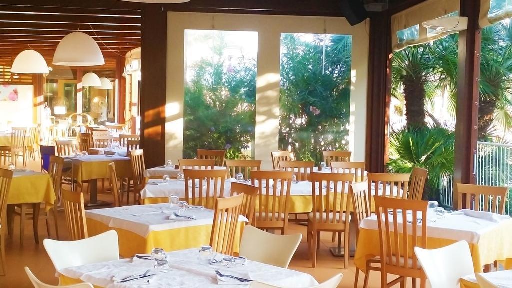Villaggio Centro Vacanze De Angelis Numana Kültér fotó