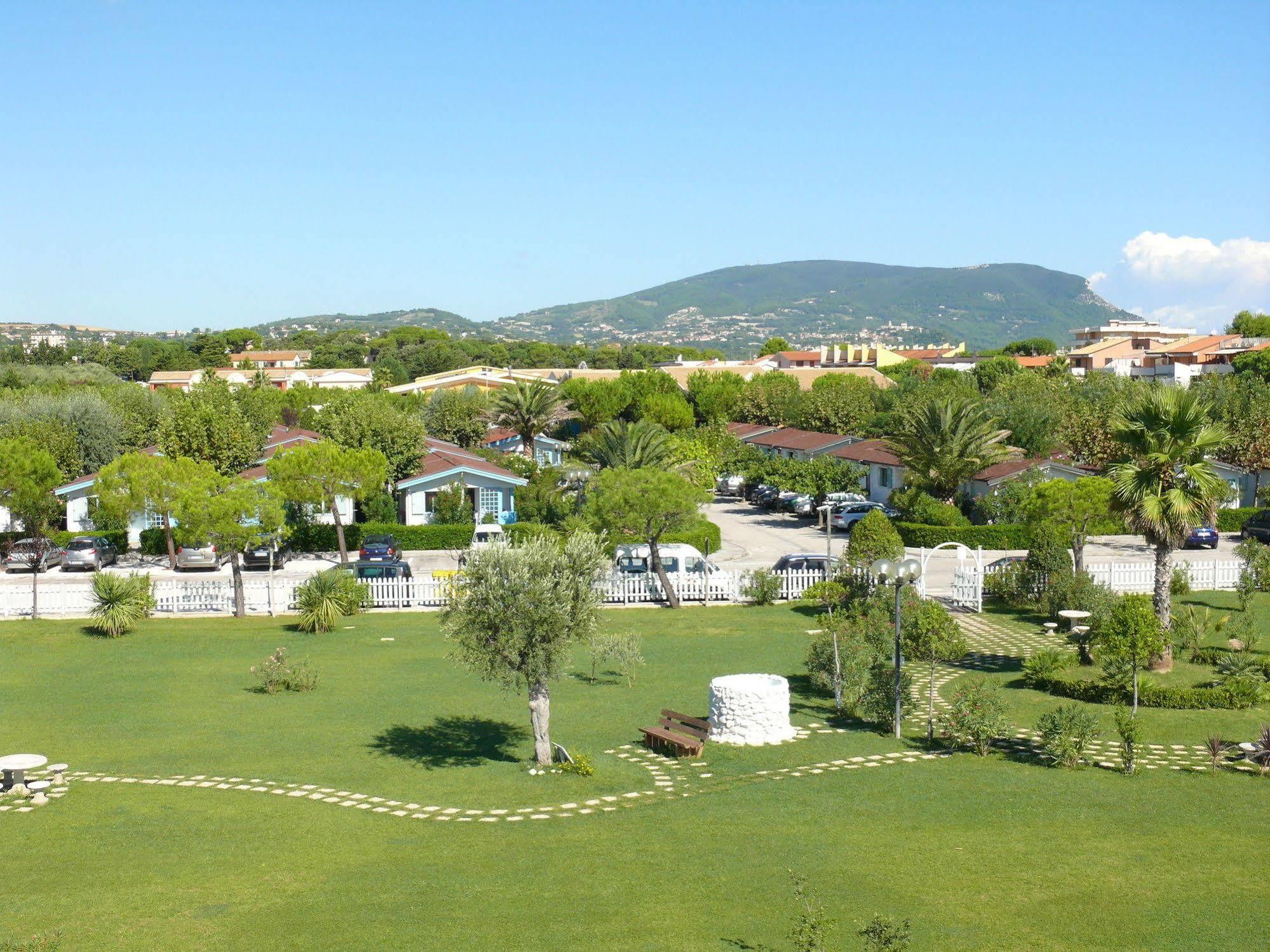 Villaggio Centro Vacanze De Angelis Numana Kültér fotó