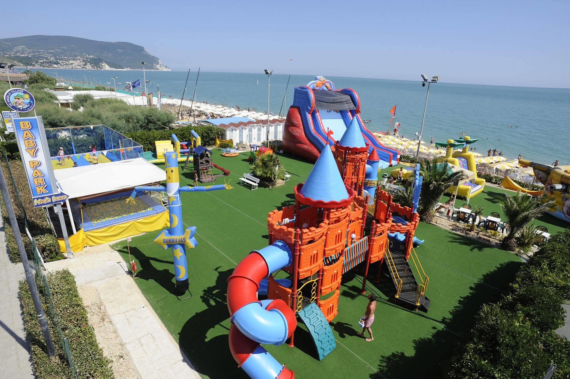 Villaggio Centro Vacanze De Angelis Numana Kültér fotó