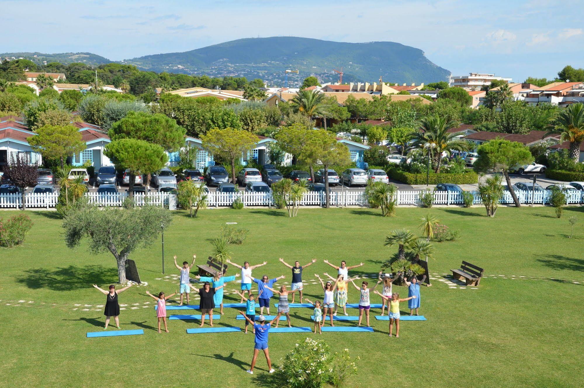Villaggio Centro Vacanze De Angelis Numana Kültér fotó