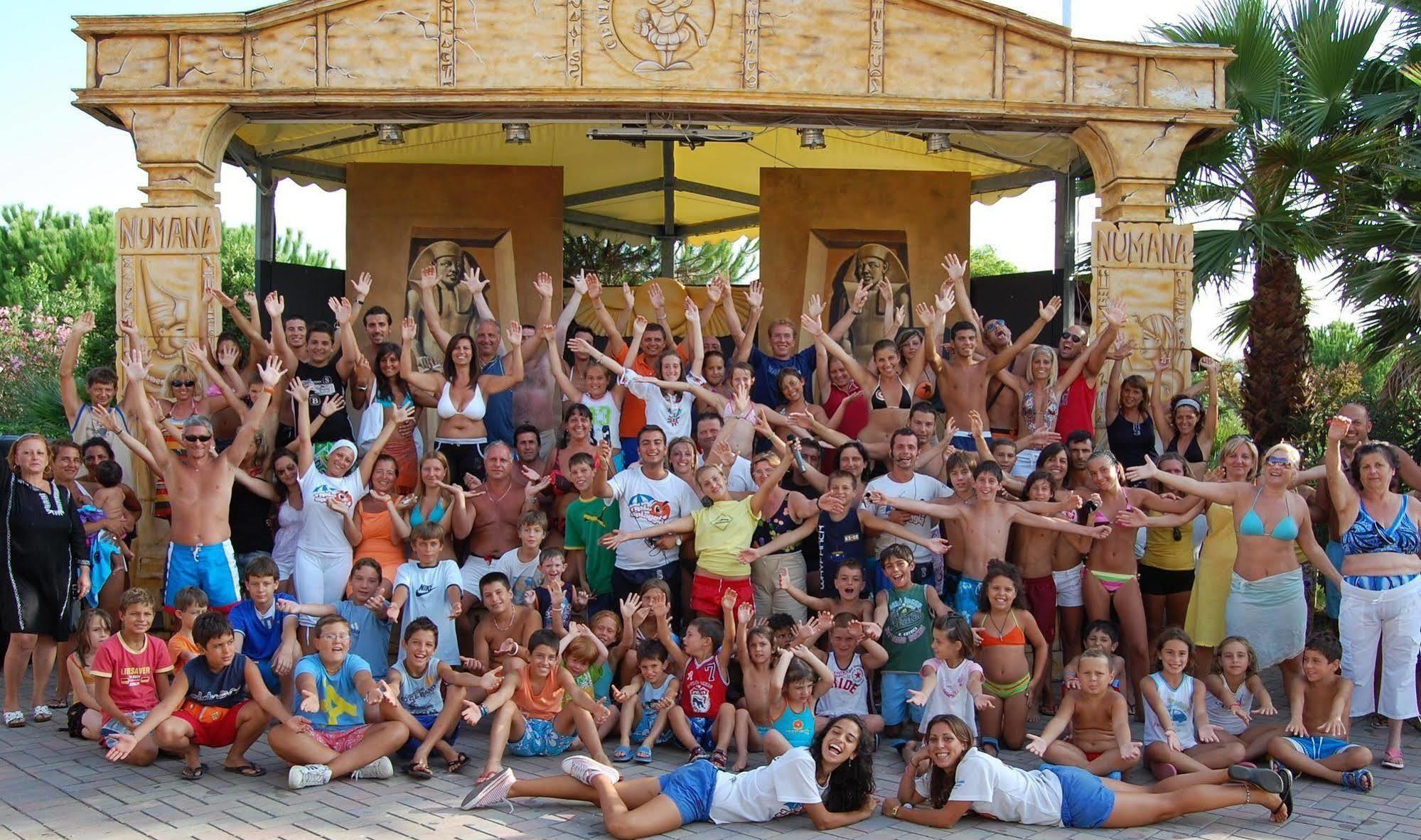 Villaggio Centro Vacanze De Angelis Numana Kültér fotó