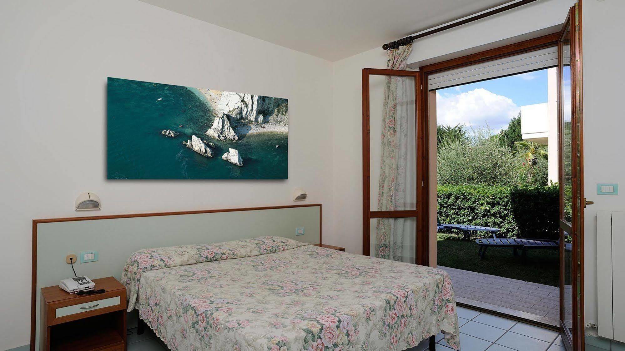 Villaggio Centro Vacanze De Angelis Numana Kültér fotó